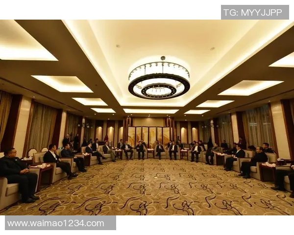 恒大冰泉助力足球事业发展打造健康饮水新标杆与体育精神结合